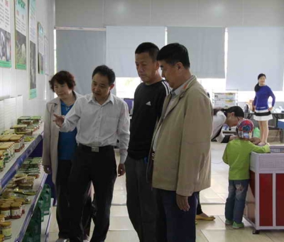 國(guó)家食藥用菌技術(shù)創(chuàng)新戰(zhàn)略聯(lián)盟副秘書長(zhǎng)劉喜杰一行蒞臨仙客來考察