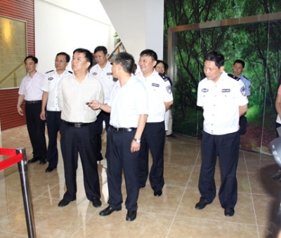 江西省公安廳黨委委員、常務副廳長章凱旋蒞臨仙客來公司調(diào)研公安機關服務企業(yè)發(fā)展新思路